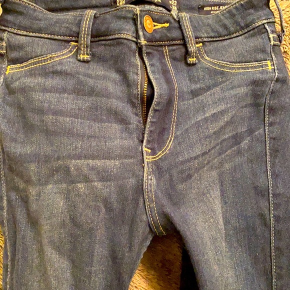 Hollister High Rise Jean Legging. Size 23. - Picture 3 of 7